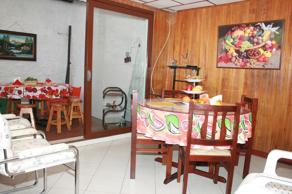 Hostal Monarca Medellín Extérieur photo